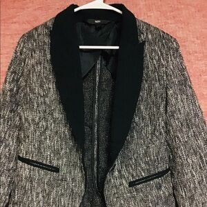 4pcs women’s clothing black/white size 10 blazer fit like medium/working shirts